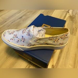 7.5 Keds slip on, floral print